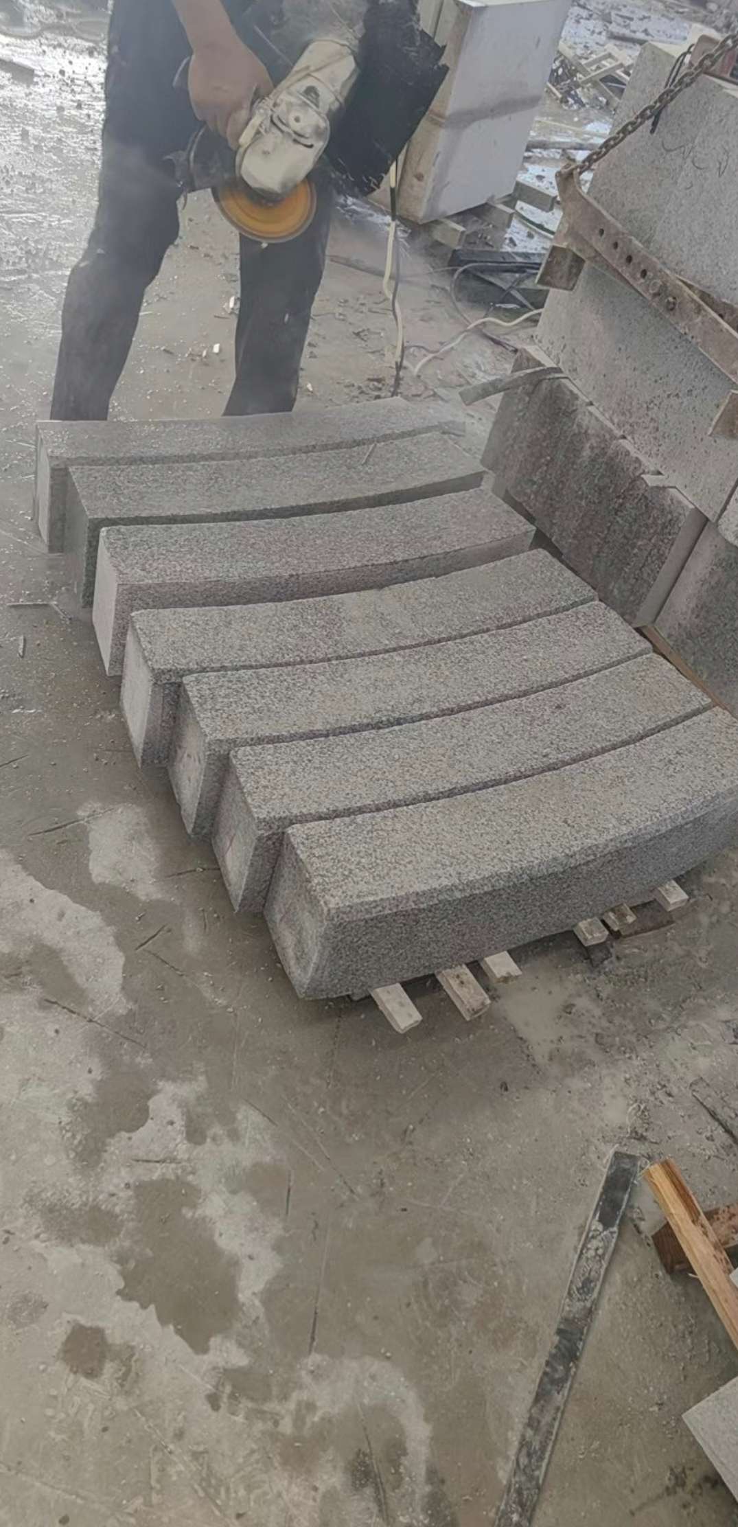 酒泉芝麻白弧形路牙石