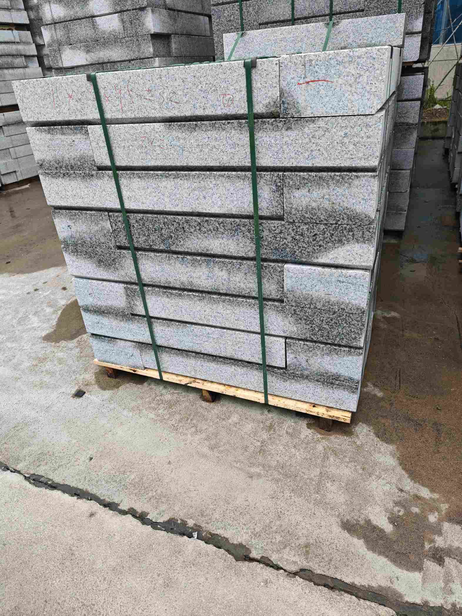 酒泉芙蓉白路牙石，马路牙子