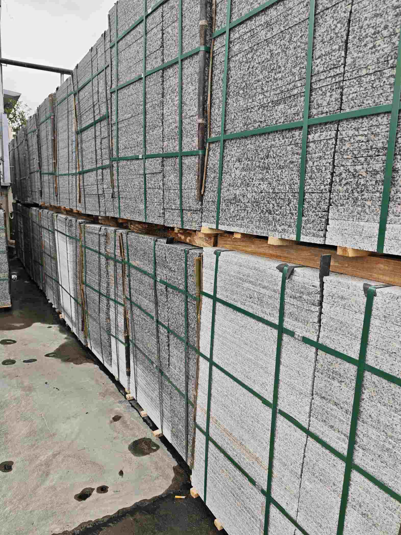 酒泉芙蓉白地铺石，石材地铺石